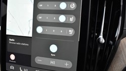 2025 (25) VOLVO XC60 2.0 B5P Ultra Dark 5dr AWD Geartronic 5041385