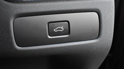 2025 (25) VOLVO XC60 2.0 B5P Ultra Dark 5dr AWD Geartronic 5041391