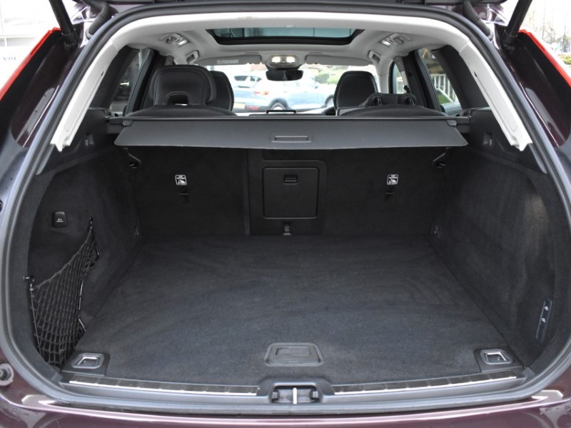 2025 (25) VOLVO XC60 2.0 B5P Ultra Dark 5dr AWD Geartronic 5041415