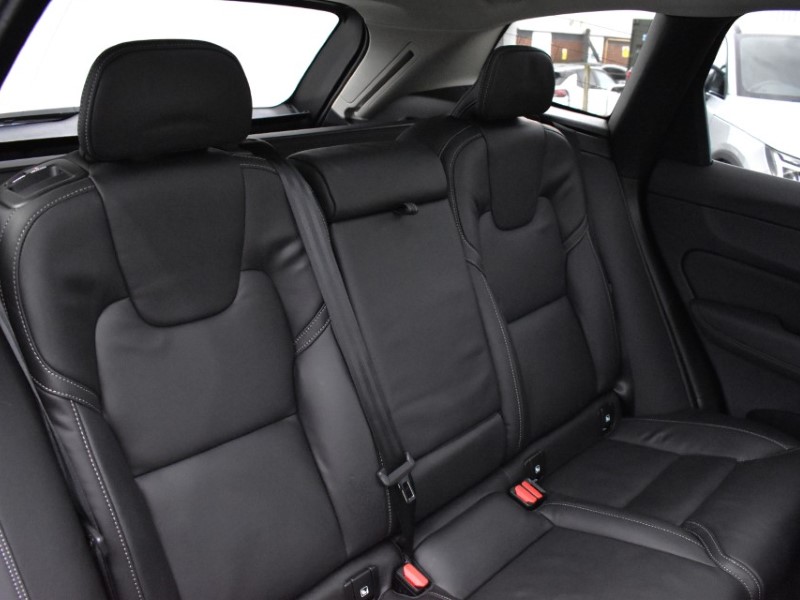 2025 (25) VOLVO XC60 2.0 B5P Ultra Dark 5dr AWD Geartronic 5041401