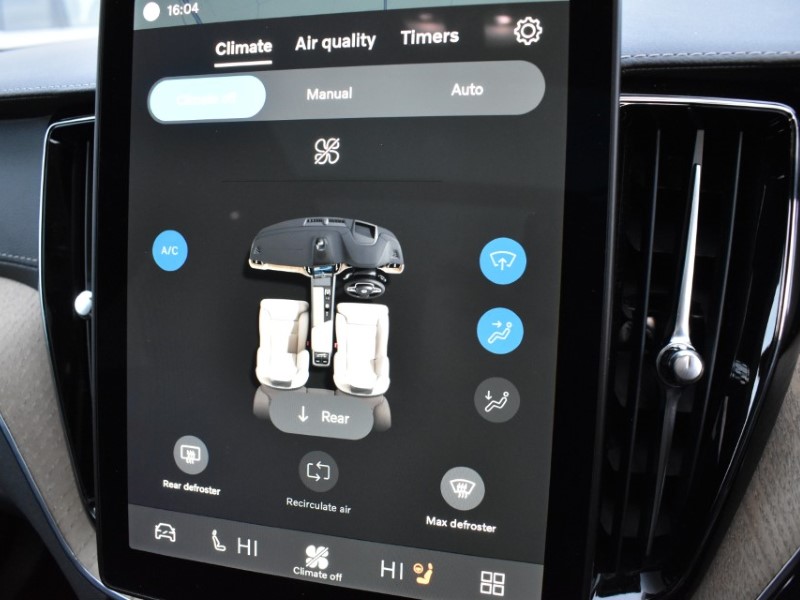 2025 (25) VOLVO XC60 2.0 B5P Ultra Dark 5dr AWD Geartronic 5041383