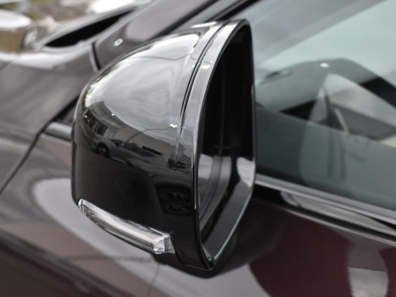 2025 (25) VOLVO XC60 2.0 B5P Ultra Dark 5dr AWD Geartronic 5041420