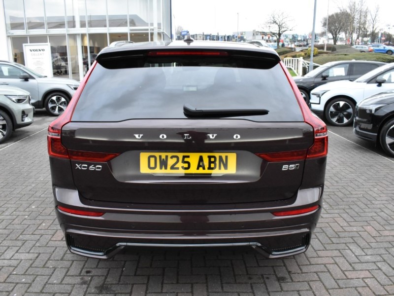 2025 (25) VOLVO XC60 2.0 B5P Ultra Dark 5dr AWD Geartronic 5041364