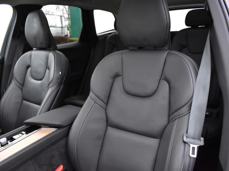 2025 (25) VOLVO XC60 2.0 B5P Ultra Dark 5dr AWD Geartronic 5041409