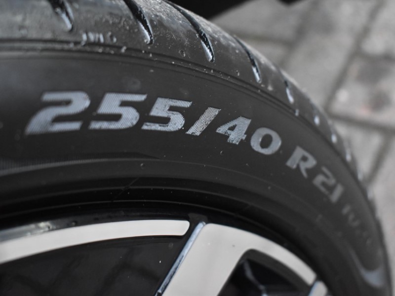 2025 (25) VOLVO XC60 2.0 B5P Ultra Dark 5dr AWD Geartronic 5041423