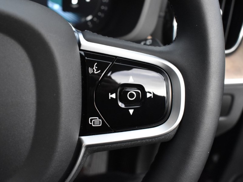 2025 (25) VOLVO XC60 2.0 B5P Ultra Dark 5dr AWD Geartronic 5041388