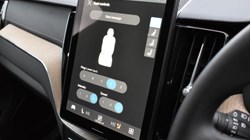 2025 (25) VOLVO XC60 2.0 B5P Ultra Dark 5dr AWD Geartronic 5041396