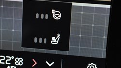 2024 (73) VOLVO XC40 2.0 B3P Plus Dark 5dr Auto 5019276