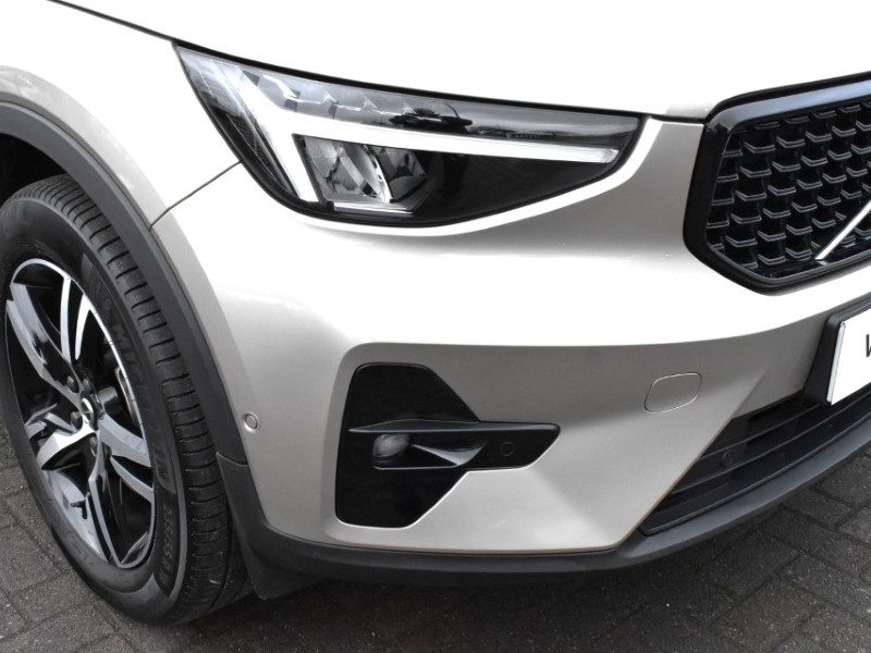 2024 (73) VOLVO XC40 2.0 B3P Plus Dark 5dr Auto 5019343