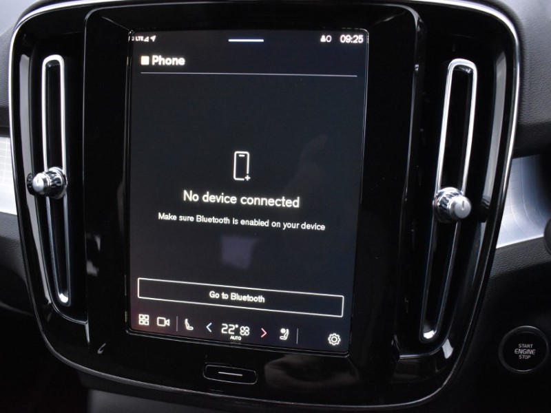 2024 (73) VOLVO XC40 2.0 B3P Plus Dark 5dr Auto 5019274