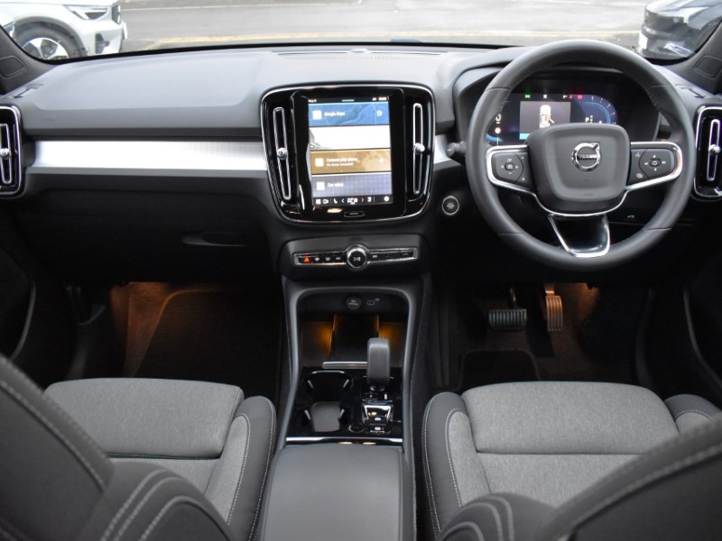 2024 (73) VOLVO XC40 2.0 B3P Plus Dark 5dr Auto 5019321