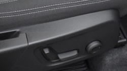 2024 (73) VOLVO XC40 2.0 B3P Plus Dark 5dr Auto 5019284