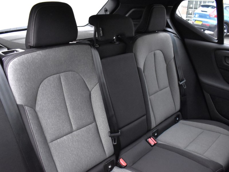 2024 (73) VOLVO XC40 2.0 B3P Plus Dark 5dr Auto 5019319