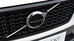 2024 (73) VOLVO XC40 2.0 B3P Plus Dark 5dr Auto 5019344