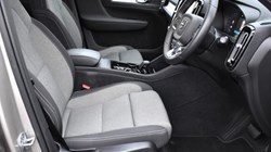 2024 (73) VOLVO XC40 2.0 B3P Plus Dark 5dr Auto 5019288