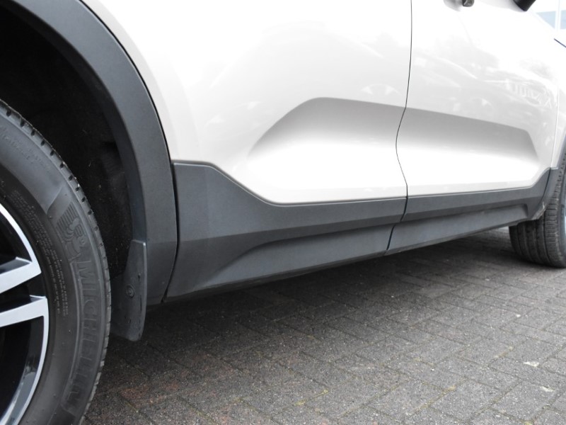 2024 (73) VOLVO XC40 2.0 B3P Plus Dark 5dr Auto 5019342