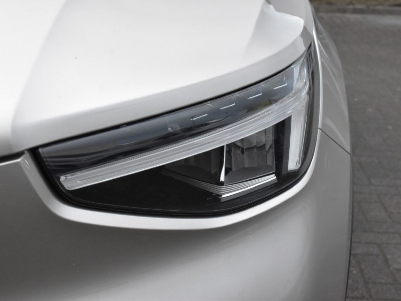 2024 (73) VOLVO XC40 2.0 B3P Plus Dark 5dr Auto 5019345