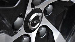 2024 (73) VOLVO XC40 2.0 B3P Plus Dark 5dr Auto 5019333