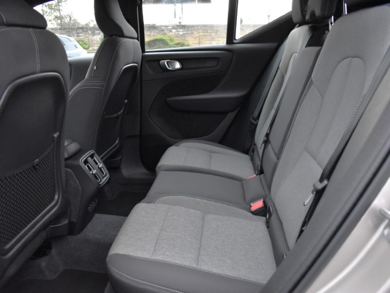 2024 (73) VOLVO XC40 2.0 B3P Plus Dark 5dr Auto 5019326