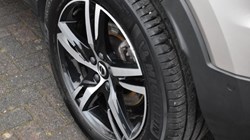 2024 (73) VOLVO XC40 2.0 B3P Plus Dark 5dr Auto 5019335