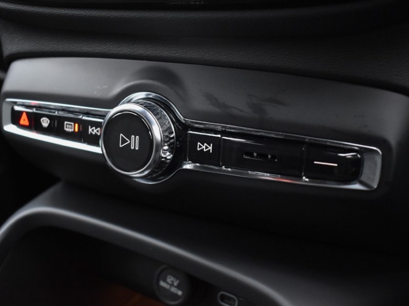 2024 (73) VOLVO XC40 2.0 B3P Plus Dark 5dr Auto 5019277