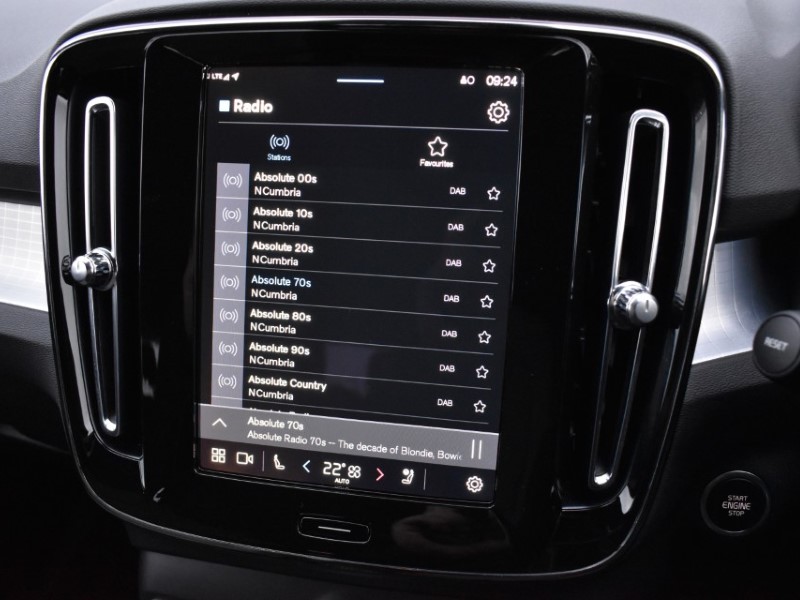 2024 (73) VOLVO XC40 2.0 B3P Plus Dark 5dr Auto 5019273