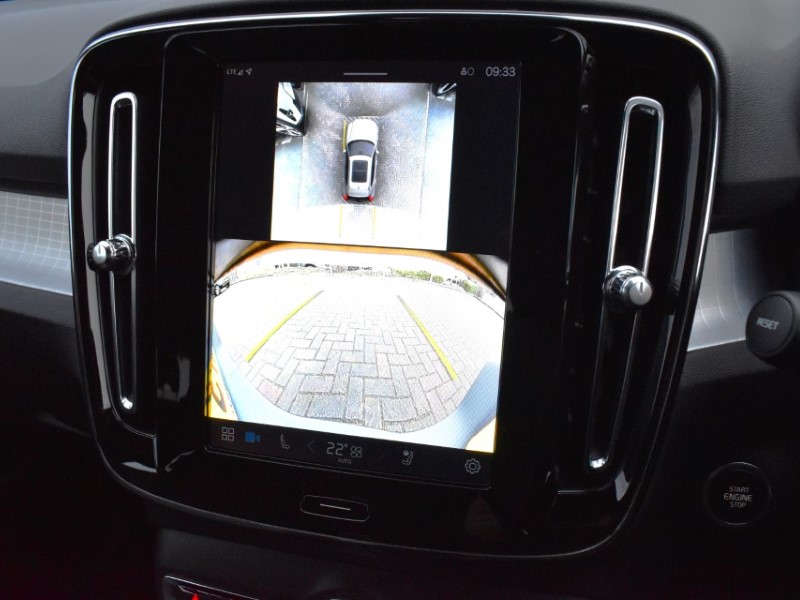 2024 (73) VOLVO XC40 2.0 B3P Plus Dark 5dr Auto 5019332