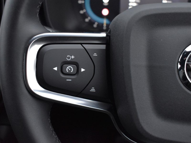 2024 (73) VOLVO XC40 2.0 B3P Plus Dark 5dr Auto 5019279