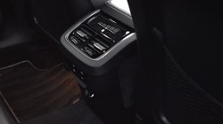 2020 (20) VOLVO XC60 2.0 B5D R DESIGN Pro 5dr AWD Geartronic 5014864