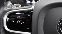 2020 (20) VOLVO XC60 2.0 B5D R DESIGN Pro 5dr AWD Geartronic 5014842