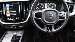 2020 (20) VOLVO XC60 2.0 B5D R DESIGN Pro 5dr AWD Geartronic 5014866