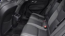 2020 (20) VOLVO XC60 2.0 B5D R DESIGN Pro 5dr AWD Geartronic 5014873