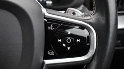 2020 (20) VOLVO XC60 2.0 B5D R DESIGN Pro 5dr AWD Geartronic 5014843