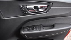 2020 (20) VOLVO XC60 2.0 B5D R DESIGN Pro 5dr AWD Geartronic 5014852