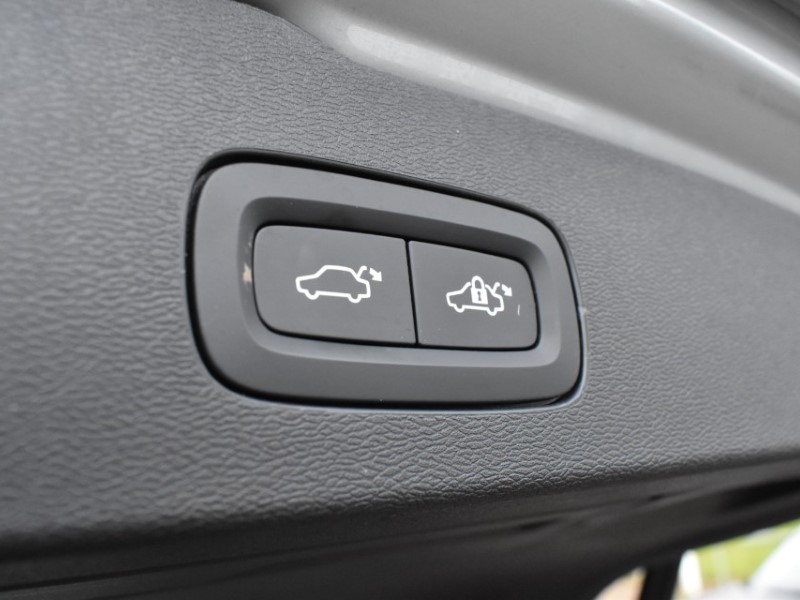 2025 (74) VOLVO V60 2.0 B4P Plus Dark 5dr Auto [7 speed] 5045552