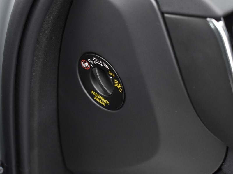 2025 (74) VOLVO V60 2.0 B4P Plus Dark 5dr Auto [7 speed] 5045544