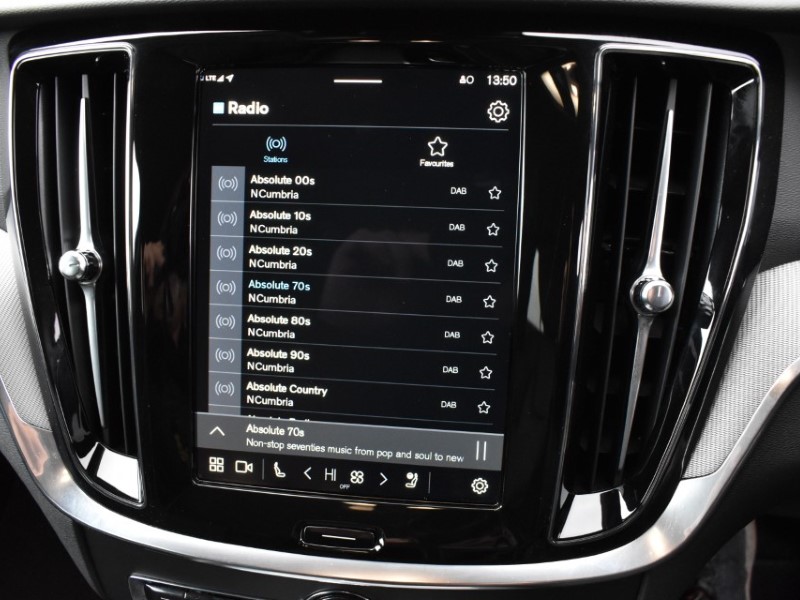 2025 (74) VOLVO V60 2.0 B4P Plus Dark 5dr Auto [7 speed] 5045527