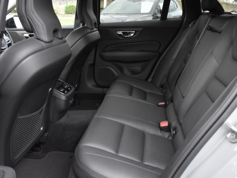 2025 (74) VOLVO V60 2.0 B4P Plus Dark 5dr Auto [7 speed] 5045548