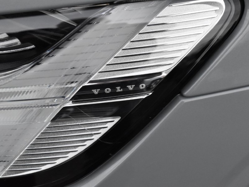 2025 (74) VOLVO V60 2.0 B4P Plus Dark 5dr Auto [7 speed] 5045555