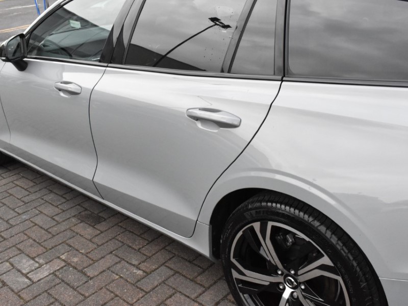 2025 (74) VOLVO V60 2.0 B4P Plus Dark 5dr Auto [7 speed] 5045559