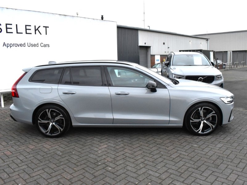 2025 (74) VOLVO V60 2.0 B4P Plus Dark 5dr Auto [7 speed] 5045513