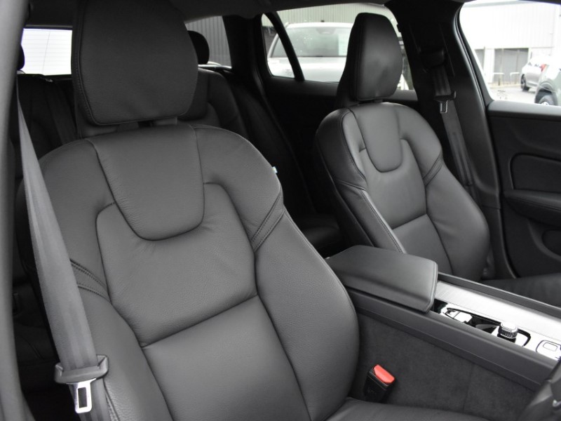 2025 (74) VOLVO V60 2.0 B4P Plus Dark 5dr Auto [7 speed] 5045534