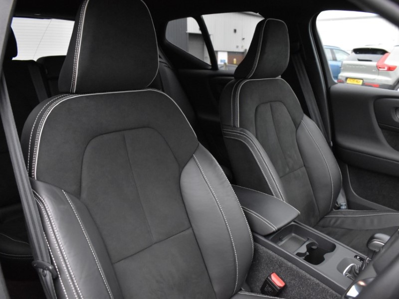 2021 (71) VOLVO XC40 1.5 T3 [163] R DESIGN 5dr 5019532