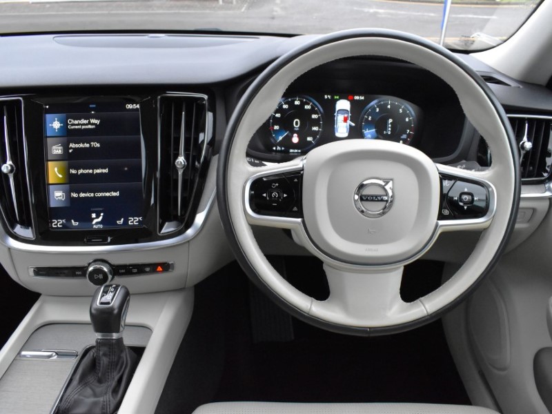 2019 (69) VOLVO S60 2.0 T5 Inscription Plus 4dr Auto 5054328