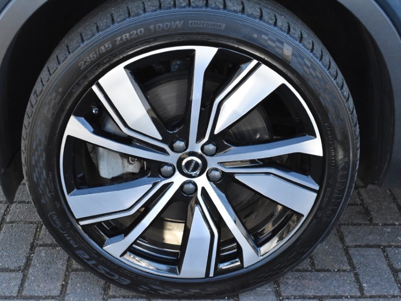 2021 (71) VOLVO XC40 300kW Recharge Twin Pro 78kWh 5dr AWD Auto 5074578