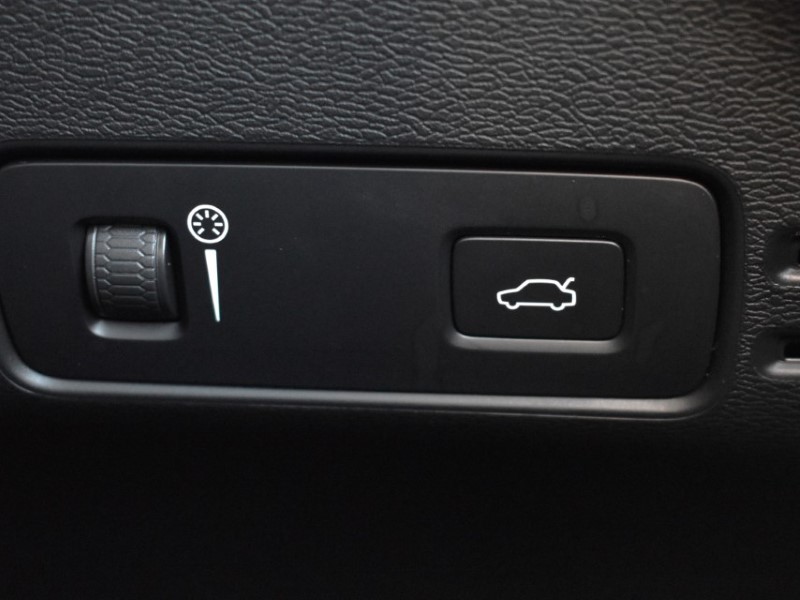 2021 (71) VOLVO XC40 300kW Recharge Twin Pro 78kWh 5dr AWD Auto 5074549