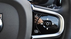 2025 (25) VOLVO XC60 2.0 B5P Plus Dark 5dr AWD Geartronic 5083157