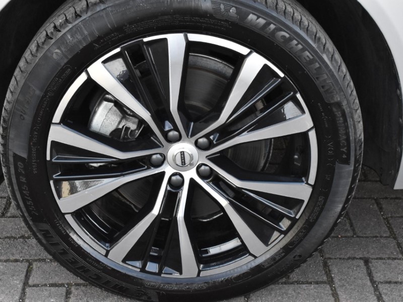 2025 (25) VOLVO XC60 2.0 B5P Plus Dark 5dr AWD Geartronic 5083193