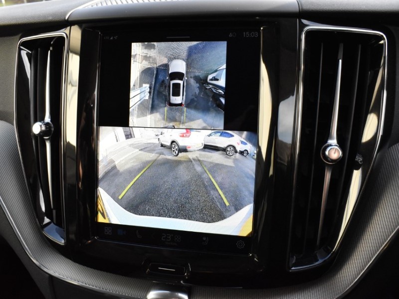 2025 (25) VOLVO XC60 2.0 B5P Plus Dark 5dr AWD Geartronic 5083164