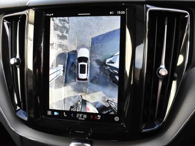 2025 (25) VOLVO XC60 2.0 B5P Plus Dark 5dr AWD Geartronic 5083165